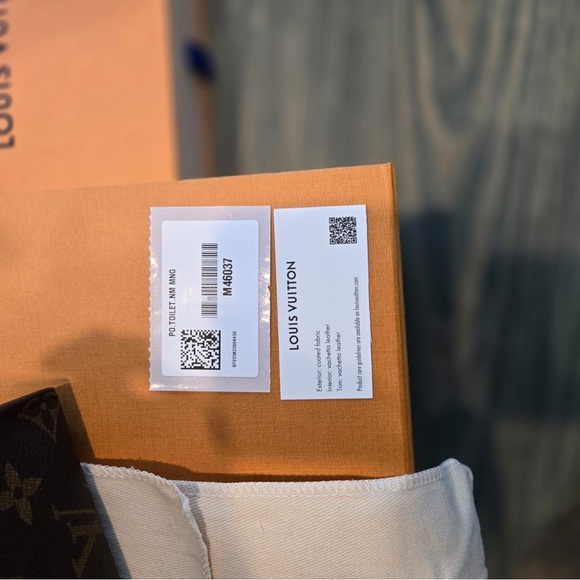 louis vuitton POCHE TOILETTE NM - Picture 4 of 5